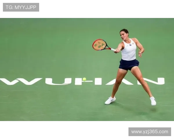 网球大师赛激战正酣 纳达尔逆转胜出晋级四强展现王者风范