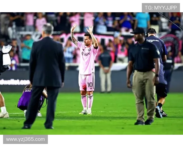 梅西加盟迈阿密国际后首度对决老东家巴萨，精彩场面引发球迷热议