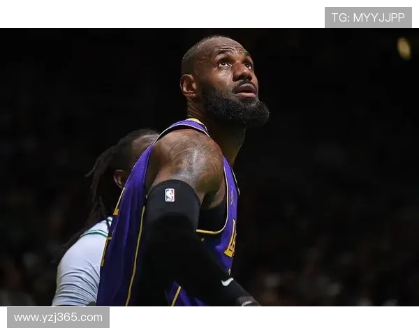 勇士队复苏战胜湖人 詹姆斯关键时刻失误成决定性转折